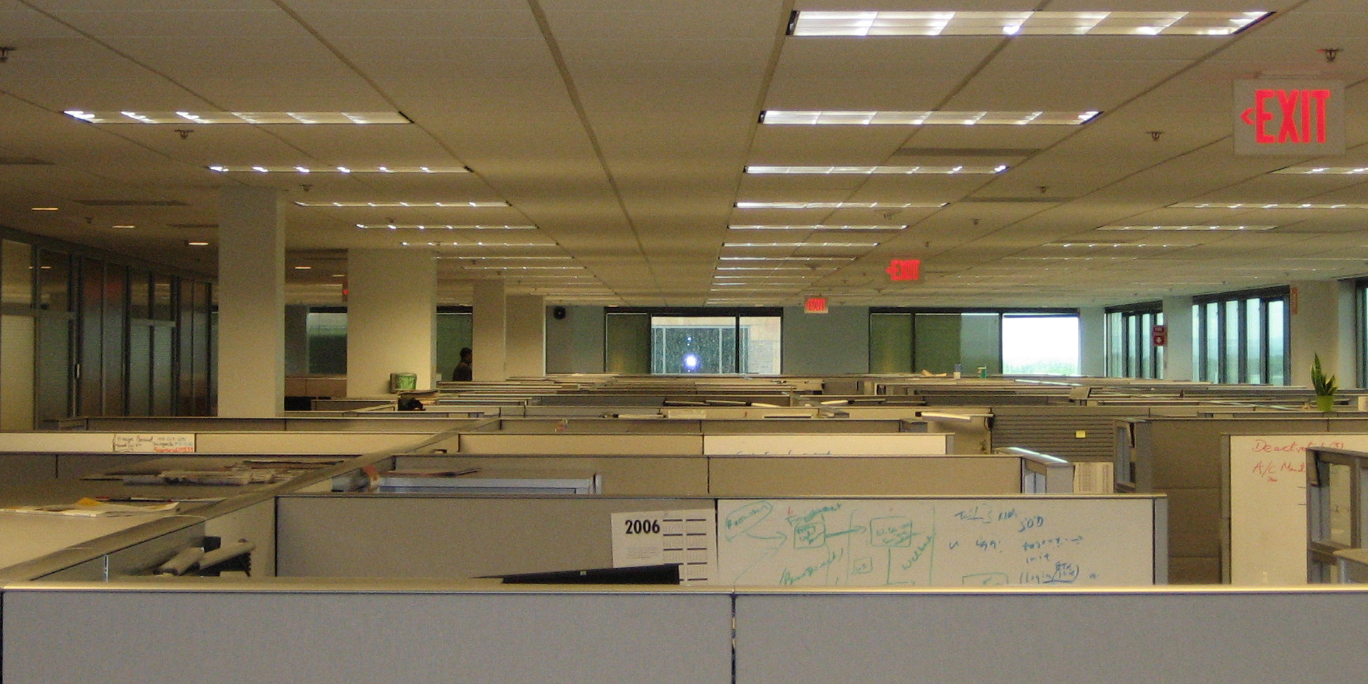 Cubicle Land - https://commons.wikimedia.org/wiki/File:Cubicle_land.jpg